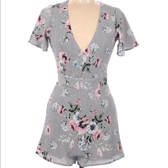 Crystal Doll juniors size 7 flirty striped romper - Picture 2 of 6